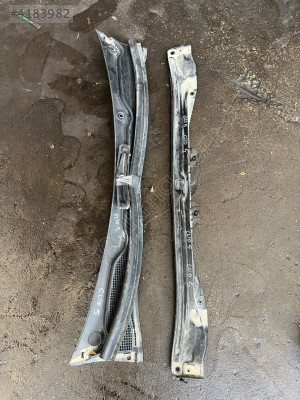 CLİO 5 ÖN CAM IZGARASI ORJİNAL ÇIKMAA PARÇA