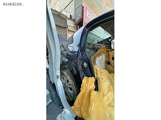 RENAULT MEGANE 2 SAĞ ARKA ÇAMURLUK KESME KONUK OTO 05366077016