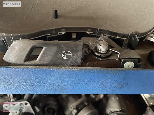 Peugeot 301 Depo kapağı açma tuşu...