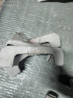 AUDİ A3 2005 ÇIKMA ORİJİNAL EL TUTAMAĞI