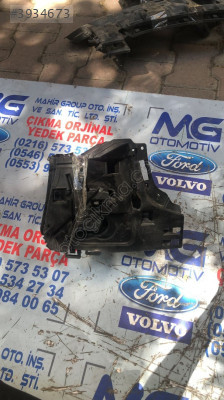 VOLVO XC60 ÖN TAMPON BRAKETİ 2017 VE SONRASI 31425174--32234931