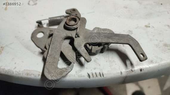 Peugeot 207 Çıkma Kaput Kilidi