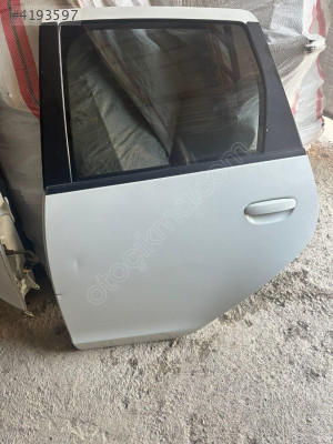 mitsubişhi colt sol arka kapı çıkma orjinal hatasız