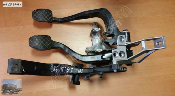AUDİ A4 8D1721117D GAZ FREN DEBRİYAJ PEDALI TAKIMI 8D1 721 117 D