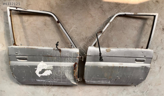 Toyota LAnd cruiser Lj70 sag ve sol ön kapılar..