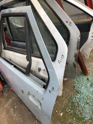 Renault 19 Çıkma Sol Arka Kapı
