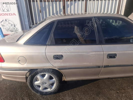 ÖZMEN OPEL ASTRA F ÇIKMA SAĞ ARKA KAPI