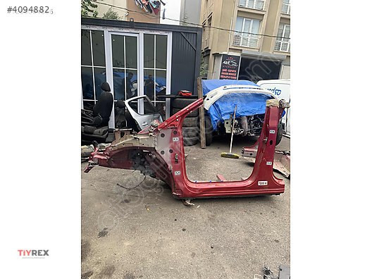 PEUGEOT 3008 SOL ÇEYREK ŞAŞE PODYA