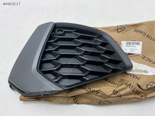 AUDI A3 TAMPON IZGARASI ÖN SAĞ 8Y0807672