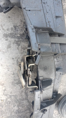 ford fiesta kaput kilidi