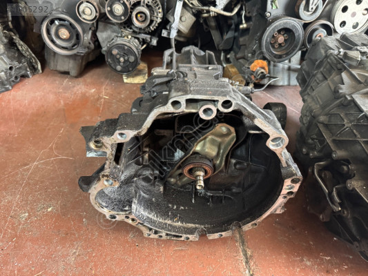 PASSAT B5 1.8 BENZİNLİ ÇIKMA 5İLERİ MANUEL ŞANZIMAN