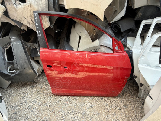 Hyundai Tucson sağ ön kapı (kırmızı)