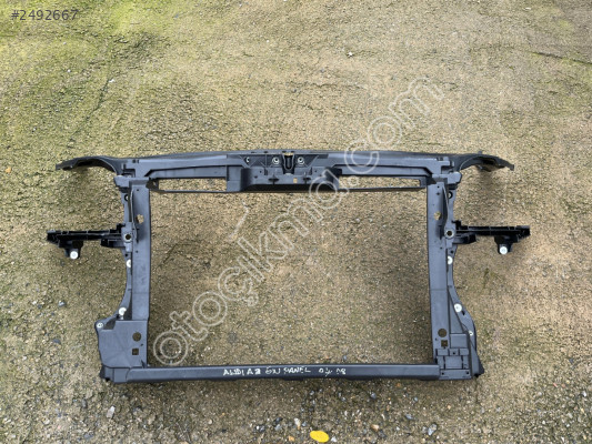 Audi A3 2004-2008 Model Ön Panel  8P0805588