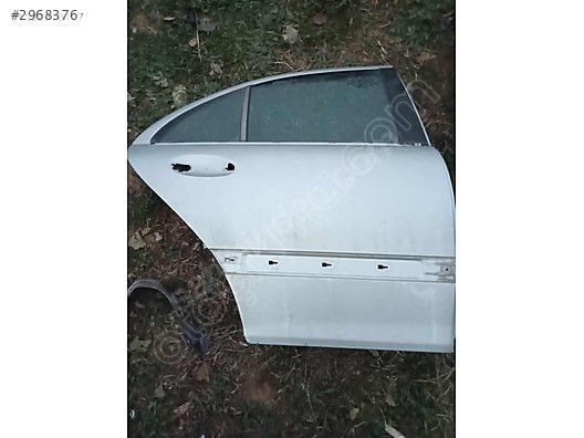 MERCEDES W203 ORJİNAL SAĞ ARKA KAPI ÇIKMA HATASIZ