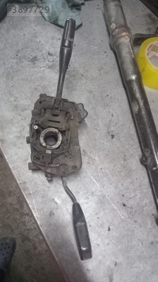 Mazda e 2200 sinyal silecek kolu