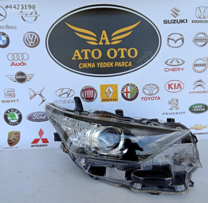 TOYOTA AURİS ORJİNAL ÇIKMA SAĞ FAR