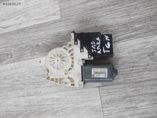 VOLKSWAGEN TİGUAN SAG ARKA CAM MOTORU 5N0959704F