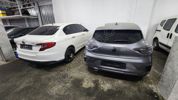 RENAULT CLİO ORJİNAL ÇIKMA KOMPLE DOLU BAGAJ KAPAĞI