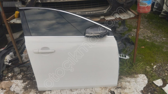 2014 VOLVO V40 SAĞ ÖN KAPI DOLU SÖKME ORJİNAL