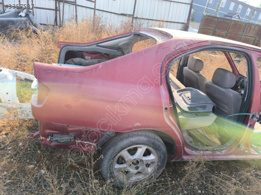1998 Nissan Primera kompile şase