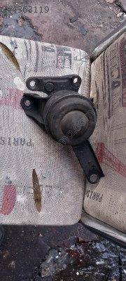 Toyota carina motor takozu