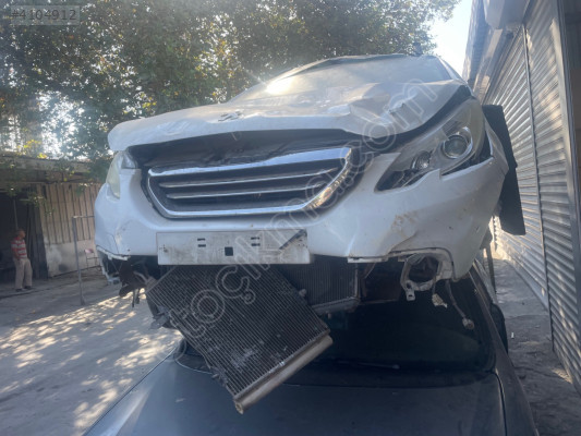 Peugeot 2008 ön panjur