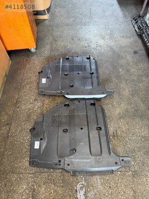 Clio 5-V Arka Dingil Muhafazası (Benzinli) 2020-> 748A07505R