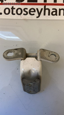 79310-2E000 Hyundai ix35 2015 sağ arka kapı alt menteşesi