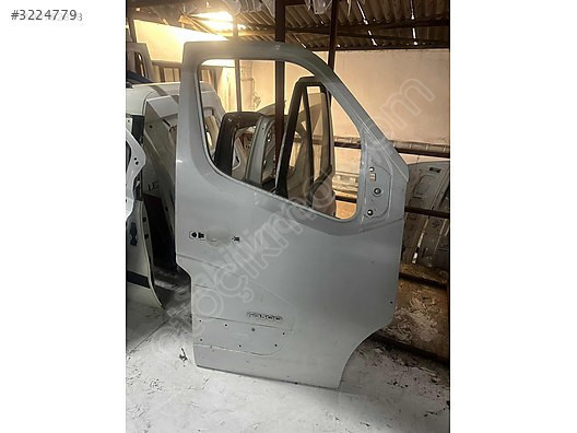 RENAULT MASTER 3 SAĞ ÖN KAPI ÇIKMA ORİJİNAL