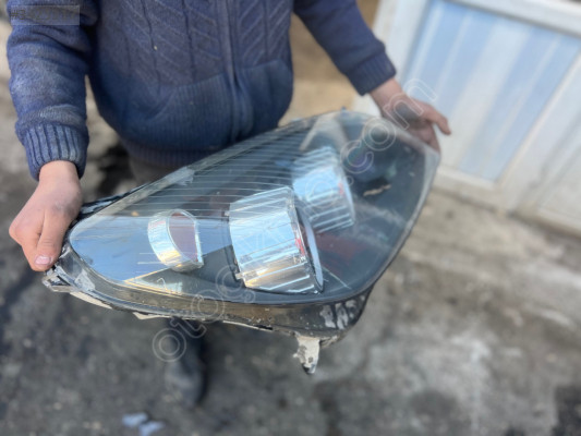 Opel Astra H içi siyan sağ ön far çıkma