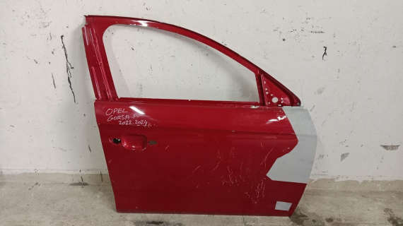 Opel corsa  F sag on kapi
