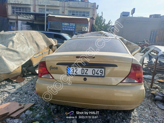 2000 model focus sol arka stop