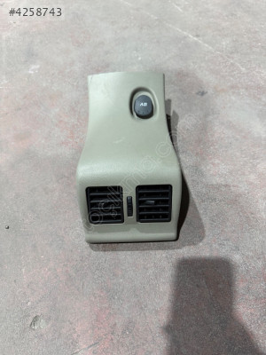 2011 Renault Fluence Arka Kalorifer Izgarası