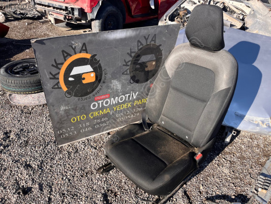 Clio 5 Sağ ön Koltuk Orjinal Çıkma