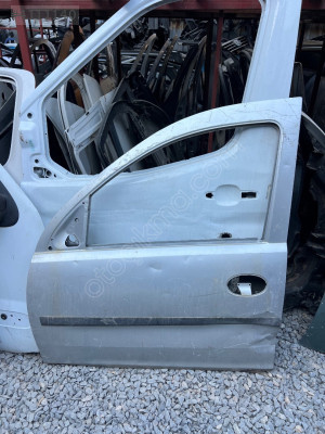 Opel Combo çıkma orjjnal ön sol kapı