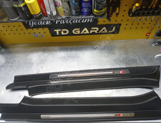 AUDİ TTS KAPI EŞİK BAKALİTİ