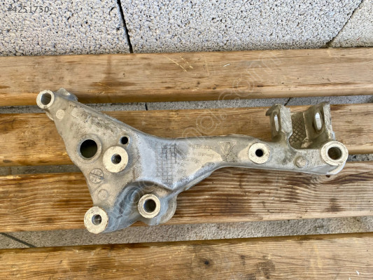 99133115205 PORSCHE 991 KASA 911 ARKA TRAVERS KULAĞI