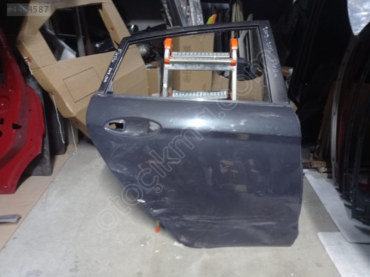 FORD FİESTA SAĞ ARKA KAPI ORJİNAL ÇIKMA