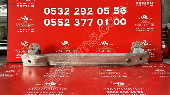 51908252             2013-2018 FİAT 500L TAMPON DEMİRİ