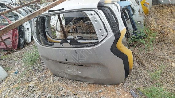 Dacia Logan station wagon 2015 model arka bagaj kapağı