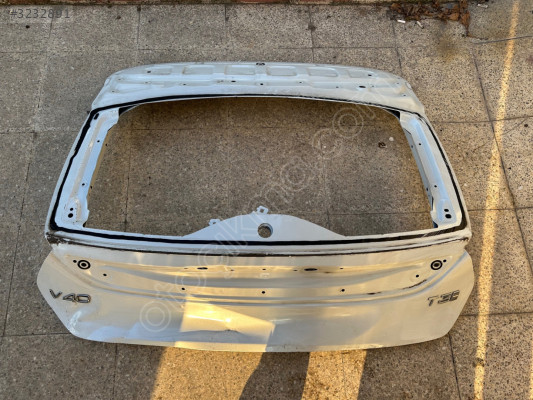 VOLVO V40 ÇIKMA ORJİNAL BAGAJ KAPAĞI BD2