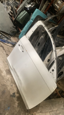 Audi a4 sağ ön kapı