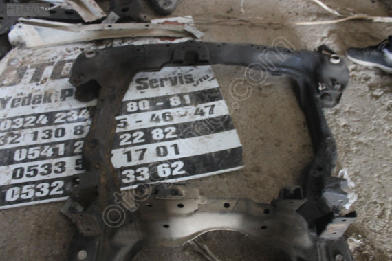 HYUNDAİ TUCSON 2.0 DİZEL OTOMATİK ÖN ALT ŞASE TRAVERSİ