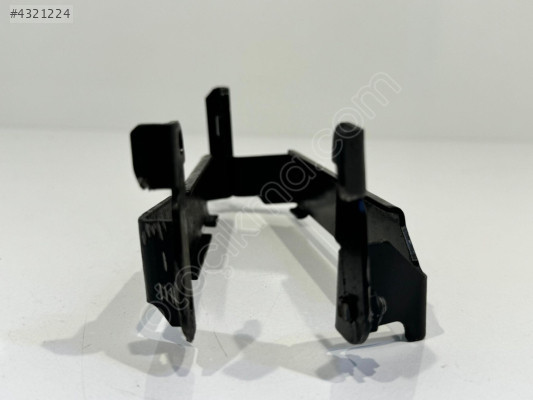 8E0907411J AUDİ A3 MOTOR BEYNİ ECU TUTUCU BRAKET