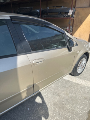 Fiat linea sağ ön kapı dolu