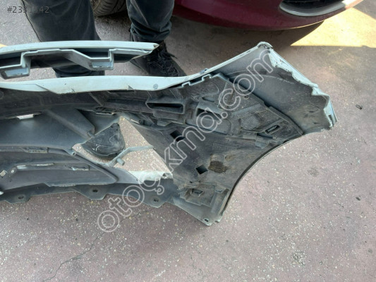 MEGANE 4 FAZ 2 ÖN TAMPON SAĞ İÇ BRAKETİ ORJİNAL 960161714R
