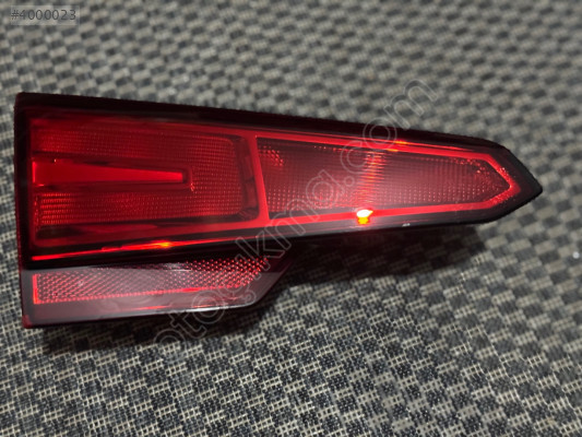 8W5945075 Audi A4 B9 Halojen Sol Arka İç Stop