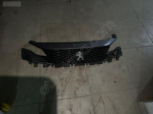 Pejo 3008 2022 ön panjur üst tampon iç maske