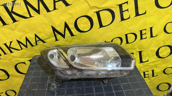 DACİA SANDERO SAĞ ÖN FAR