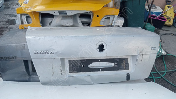 Volkswagen Bora arka bagaj kapağı çıkma